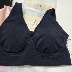 Shapermint Seamless Wireless Bralette - Black.  BNWT
